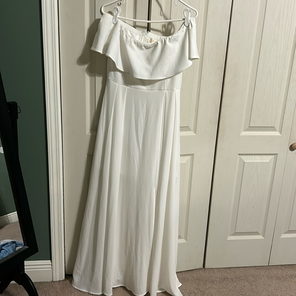 Altar’s State Medium white off the shoulder dress w/ slit